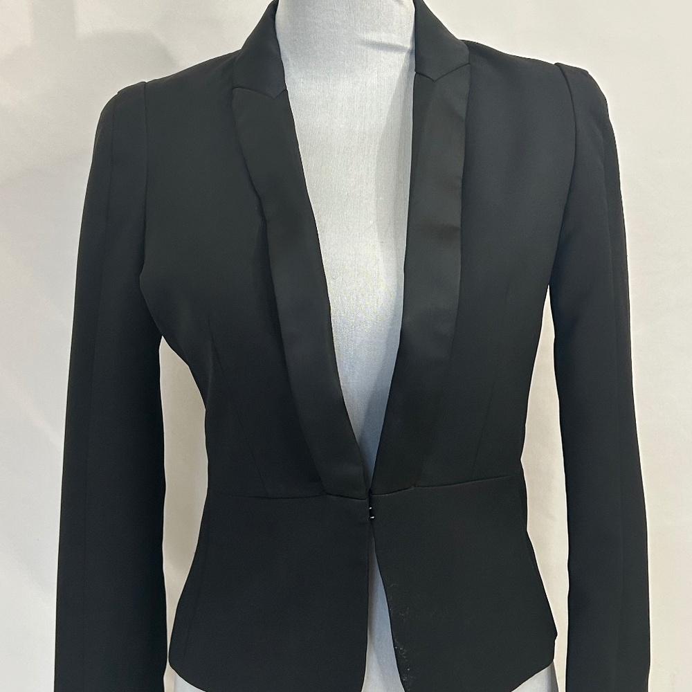 H&M Basic Black Hook Closure Women's Tuxedo jacket with Satin Shawl Lapel Size 6